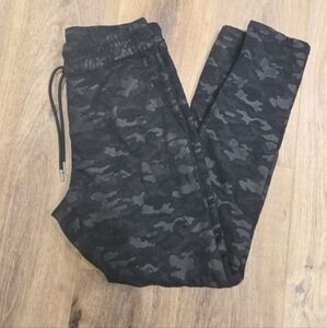 Flog Women's Black Camo Joggers 29